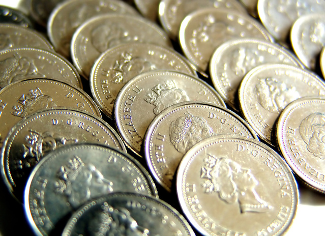 kovové mince nalajnované u sebe